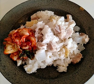 大根と豚バラブロック肉の炊き込みごはんの写真