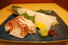 佐賀県の郷土料理　呼子イカの活きづくり